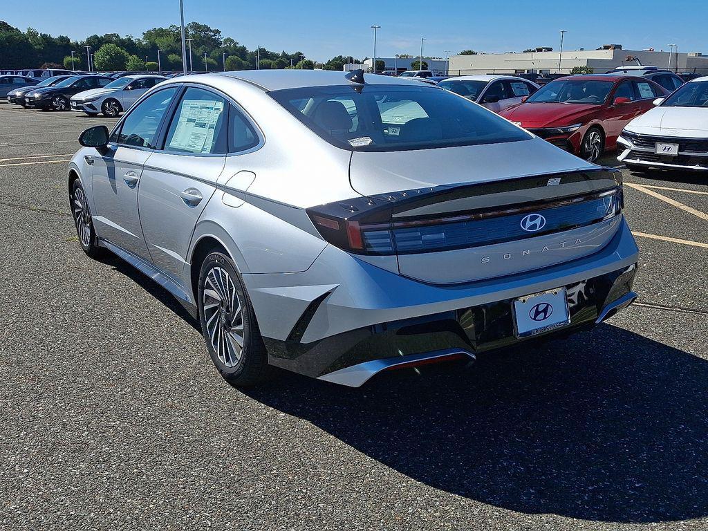 new 2025 Hyundai Sonata Hybrid car, priced at $33,250