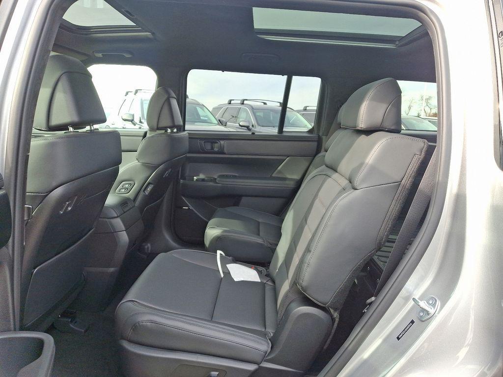 used 2025 Hyundai SANTA FE HEV car, priced at $51,820