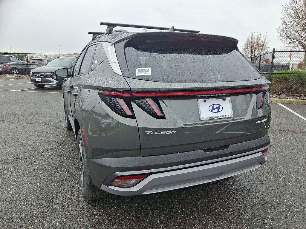 new 2025 Hyundai TUCSON Hybrid car, priced at $39,015