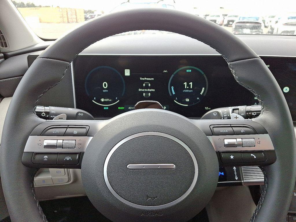 new 2025 Hyundai TUCSON Hybrid car, priced at $39,015