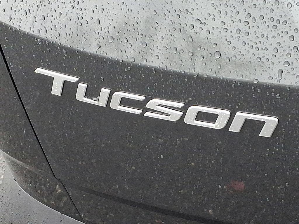 new 2025 Hyundai TUCSON Hybrid car, priced at $39,015