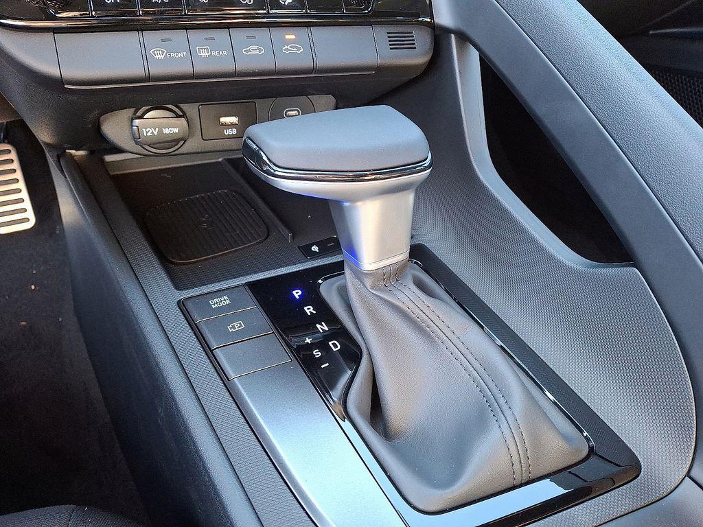 new 2025 Hyundai Elantra car, priced at $25,105