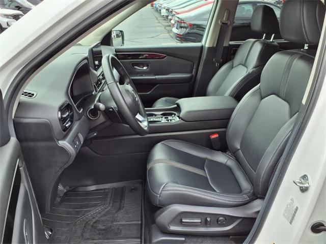 used 2025 Honda Pilot car, priced at $42,980