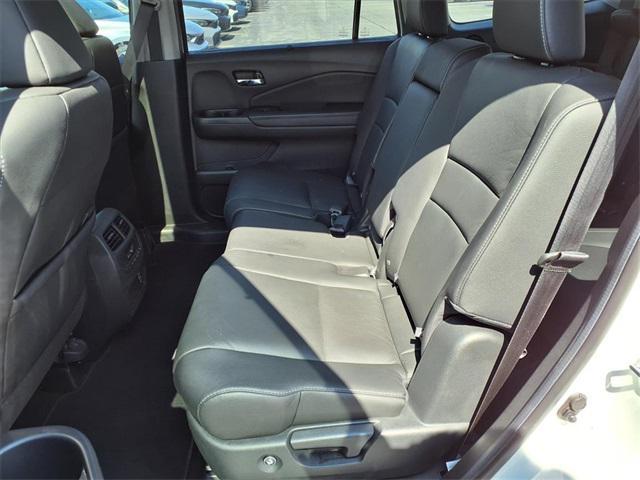 used 2022 Honda Pilot car, priced at $35,980