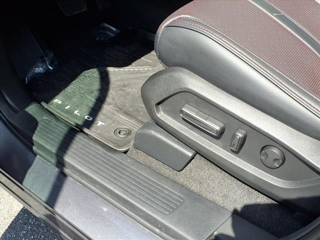 used 2025 Honda Pilot car, priced at $54,980