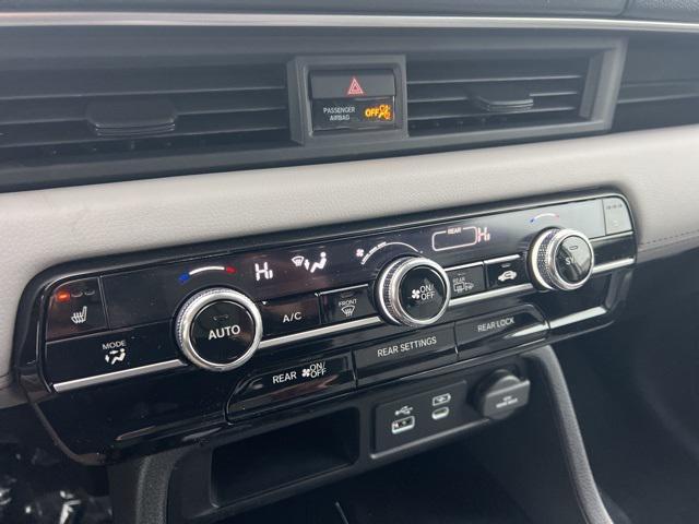 new 2025 Honda Pilot car, priced at $45,343