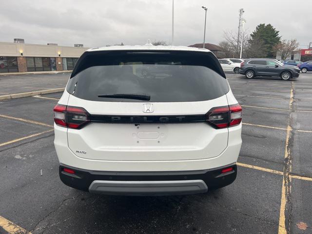 new 2025 Honda Pilot car, priced at $45,343