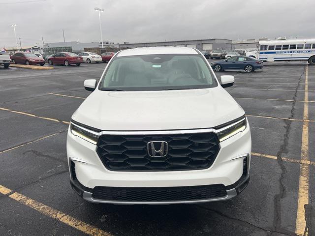 new 2025 Honda Pilot car, priced at $45,343