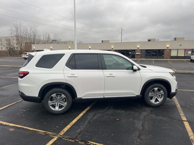 new 2025 Honda Pilot car, priced at $45,343