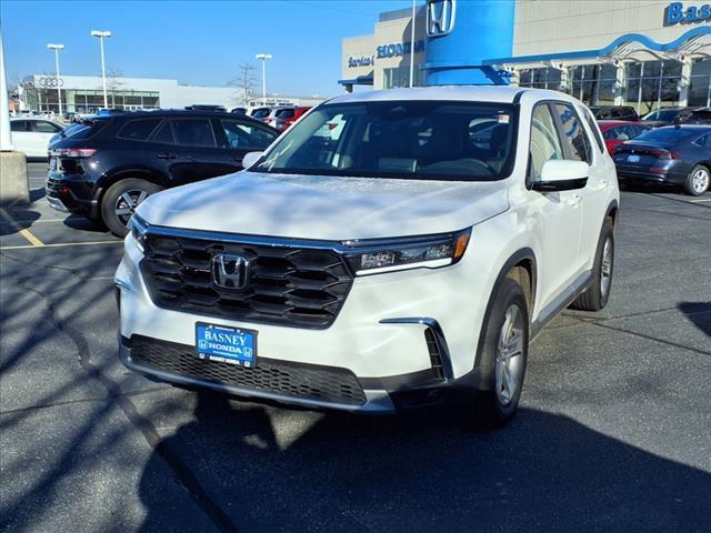 used 2025 Honda Pilot car, priced at $43,980