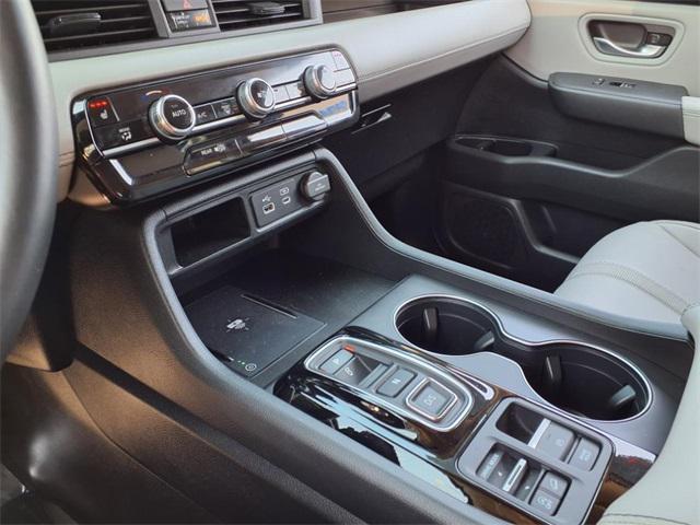 used 2025 Honda Pilot car, priced at $44,980