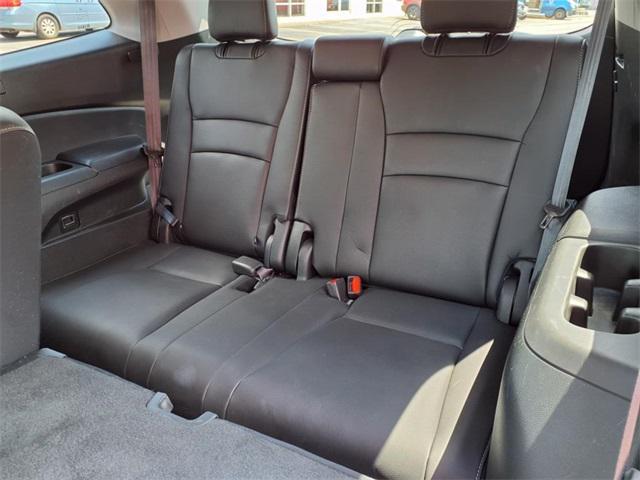 used 2022 Honda Pilot car, priced at $32,980