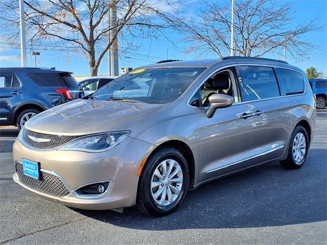 used 2017 Chrysler Pacifica car, priced at $10,980