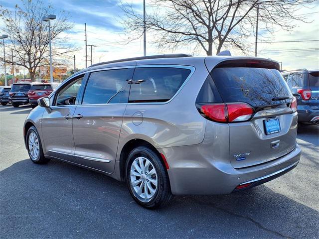 used 2017 Chrysler Pacifica car, priced at $10,980