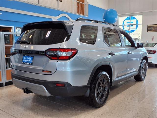 used 2025 Honda Pilot car, priced at $47,980