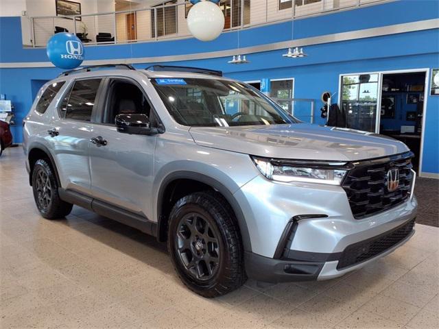 used 2025 Honda Pilot car, priced at $47,980