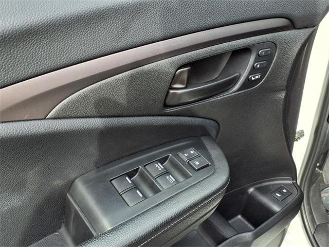 used 2022 Honda Passport car, priced at $32,980