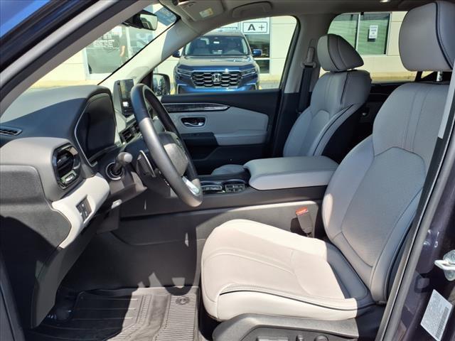 used 2025 Honda Pilot car, priced at $52,980