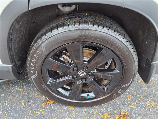 used 2025 Honda Pilot car, priced at $50,980