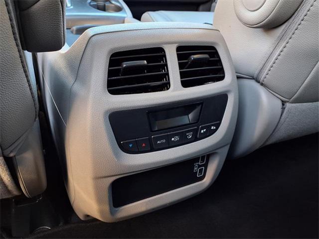 used 2022 Honda Pilot car, priced at $33,980