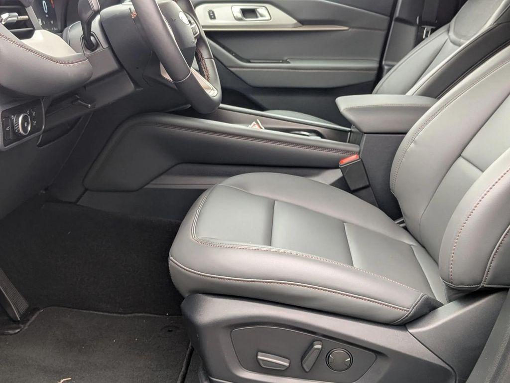 new 2025 Ford Explorer car, priced at $46,322