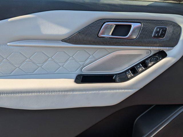 new 2025 Ford Explorer car, priced at $60,890