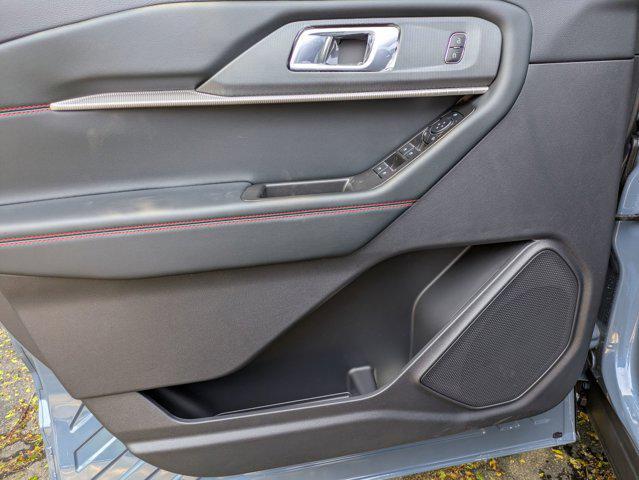 new 2025 Ford Explorer car, priced at $51,060