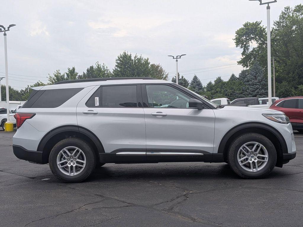 new 2025 Ford Explorer car, priced at $40,940