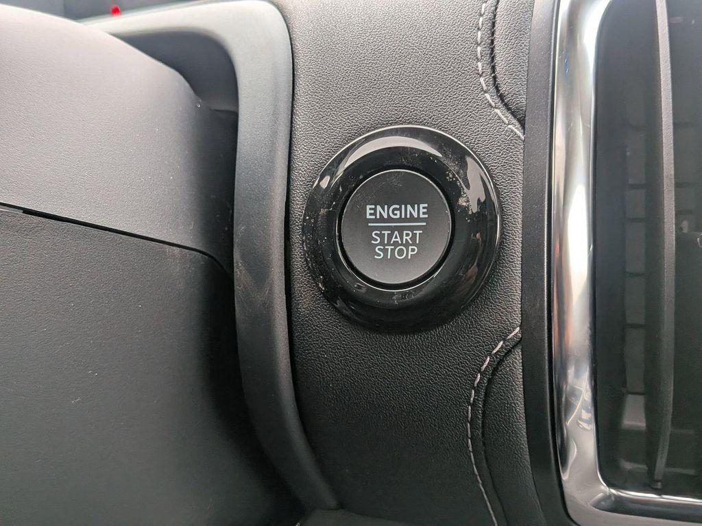 new 2025 Ford Expedition car, priced at $77,094