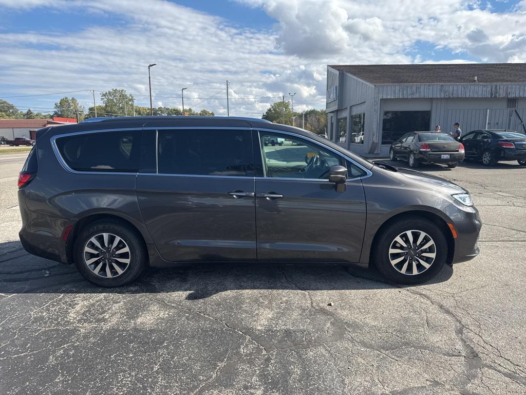 used 2021 Chrysler Pacifica car, priced at $17,991
