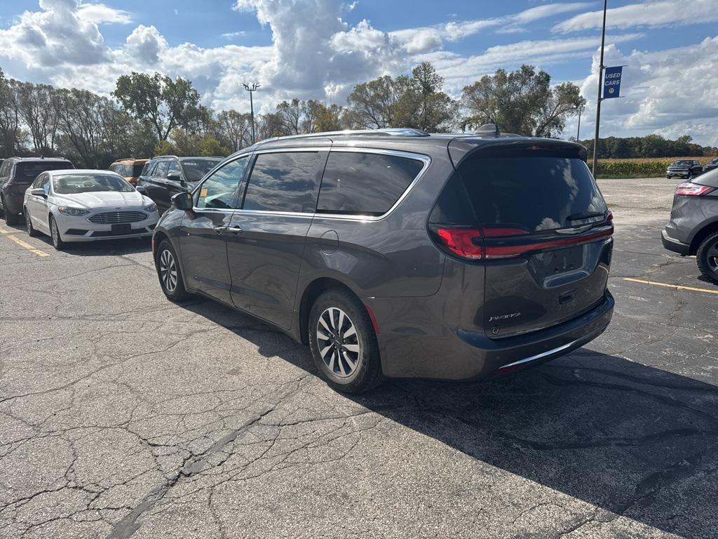 used 2021 Chrysler Pacifica car, priced at $17,991
