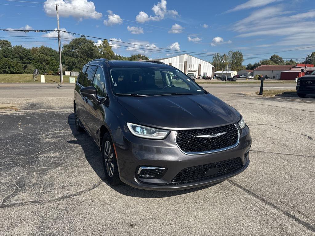 used 2021 Chrysler Pacifica car, priced at $17,991