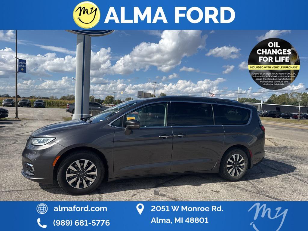 used 2021 Chrysler Pacifica car, priced at $17,991