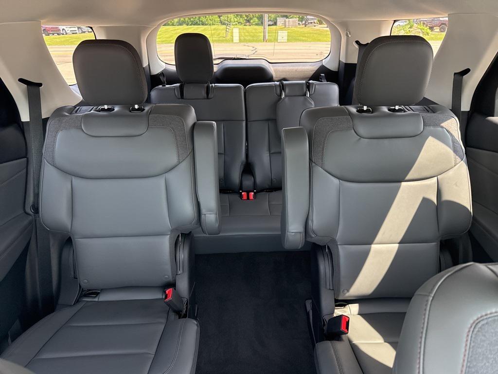 new 2025 Ford Explorer car, priced at $45,796