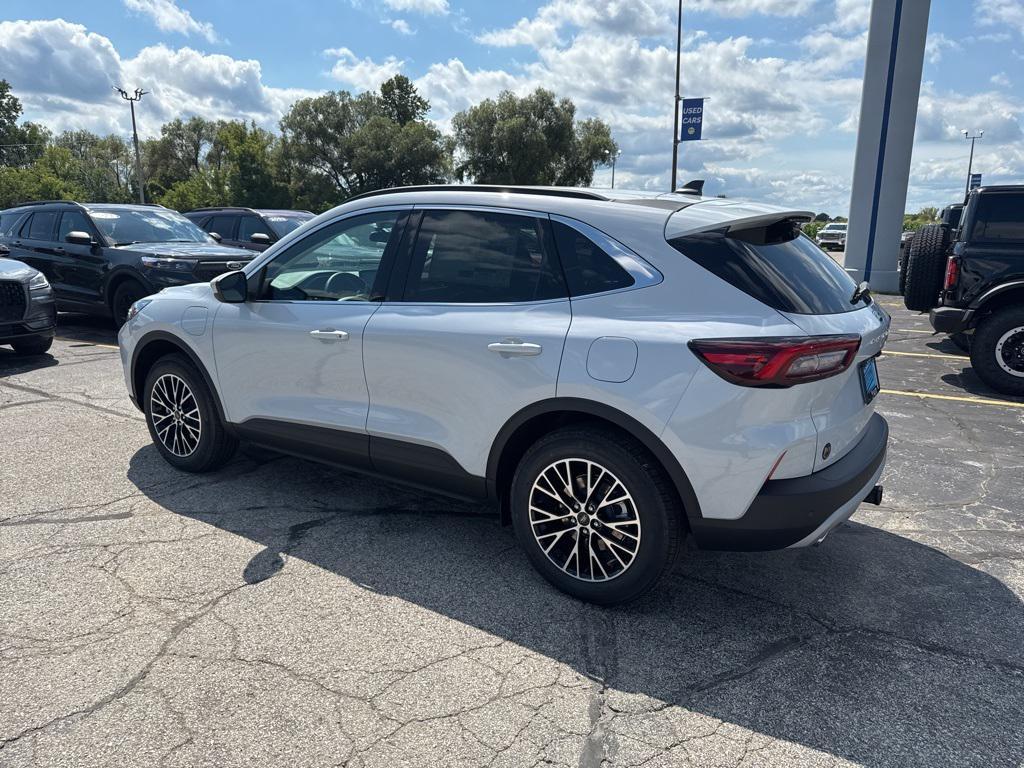 new 2025 Ford Escape PHEV car, priced at $33,083