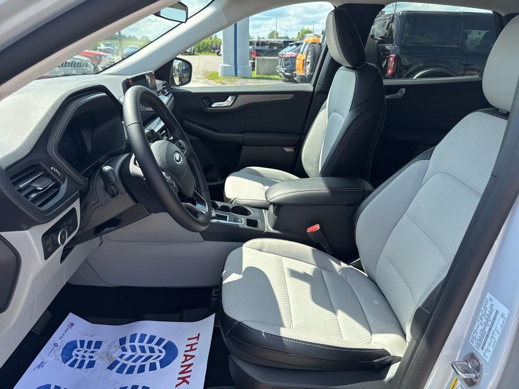 new 2025 Ford Escape PHEV car, priced at $33,083