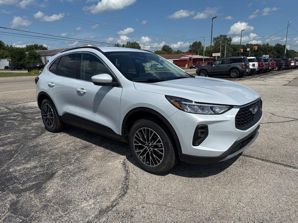 new 2025 Ford Escape PHEV car, priced at $33,083