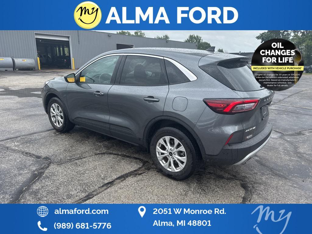 used 2023 Ford Escape car, priced at $25,964