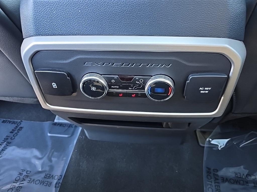 used 2024 Ford Expedition car, priced at $70,016