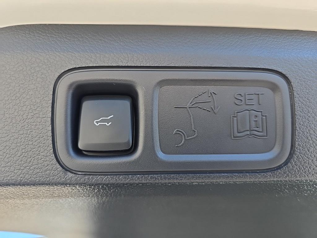 used 2024 Ford Expedition car, priced at $70,016