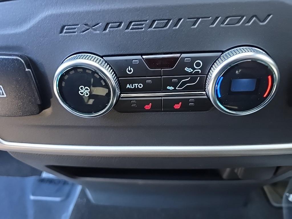 used 2024 Ford Expedition car, priced at $70,016