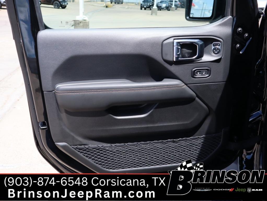 new 2025 Jeep Gladiator car, priced at $41,165