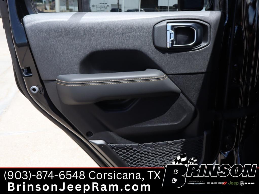 new 2025 Jeep Gladiator car, priced at $41,165