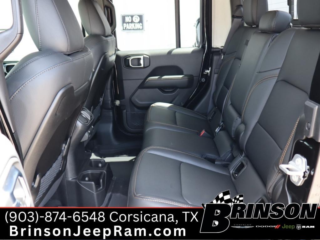 new 2025 Jeep Gladiator car, priced at $41,165