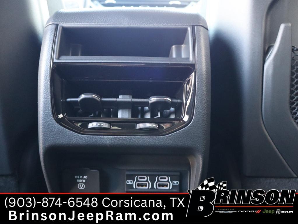 new 2025 Jeep Grand Cherokee car, priced at $39,747