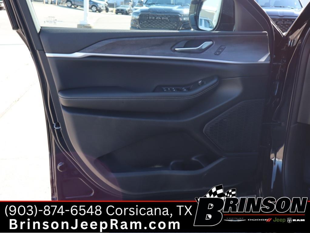 new 2025 Jeep Grand Cherokee L car, priced at $44,497