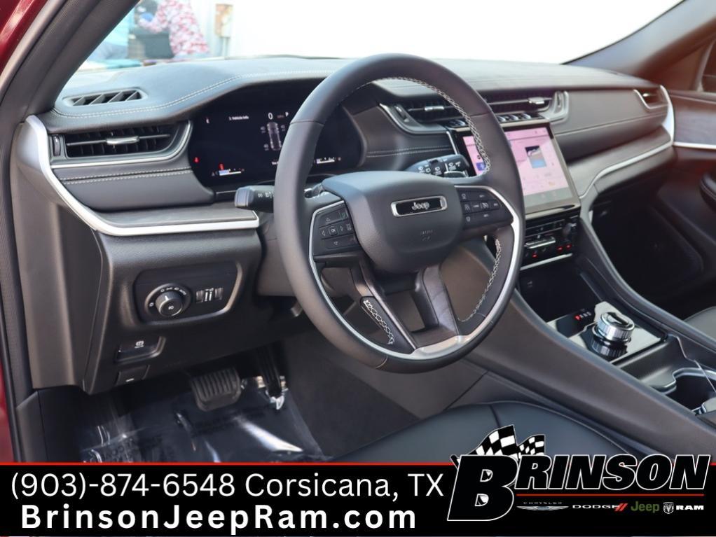 new 2025 Jeep Grand Cherokee car, priced at $40,347