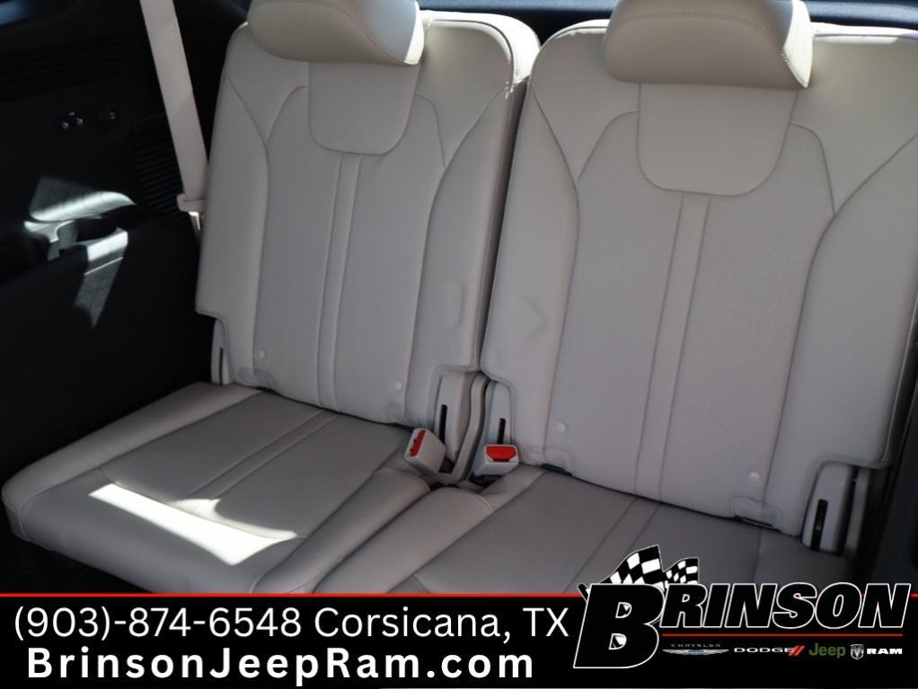 used 2022 Kia Sorento car, priced at $29,697