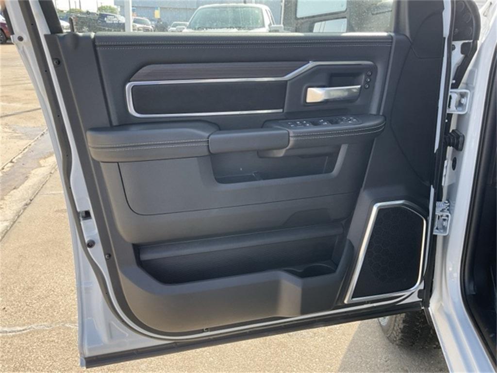 new 2025 Ram 2500 car, priced at $71,451