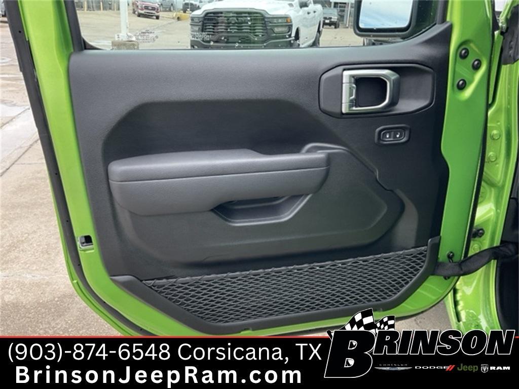 new 2025 Jeep Gladiator car, priced at $39,036